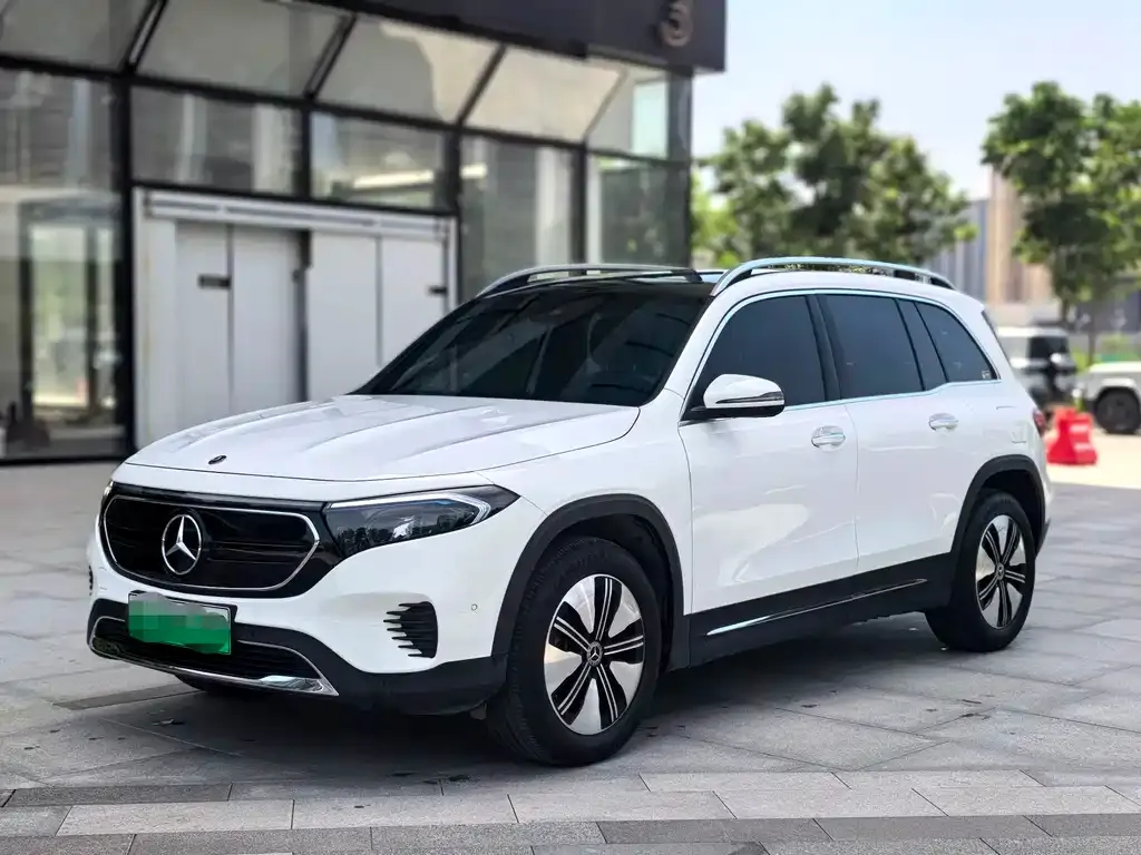 Mercedes-Benz EQB — фото 1