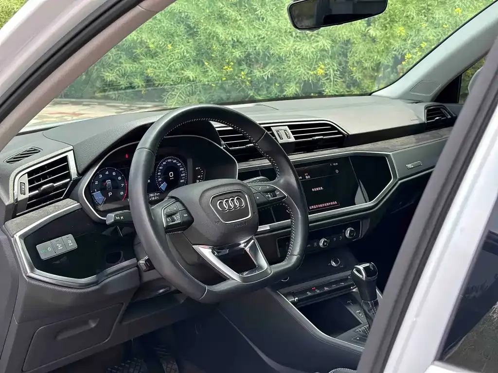 Audi Q3 — фото 7