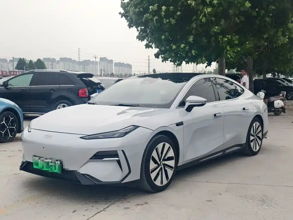Geely Galaxy E8 — фото 1