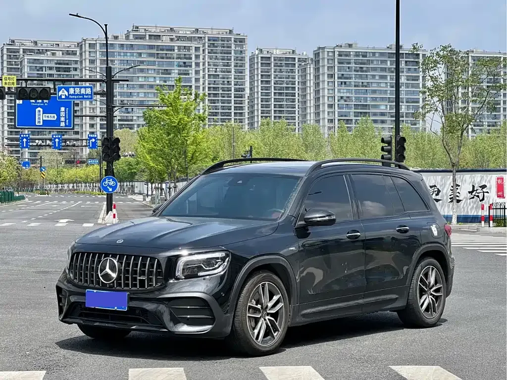 Mercedes-Benz GLB AMG — фото 1