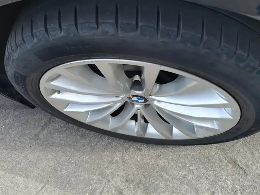 BMW 5 Series — фото 10