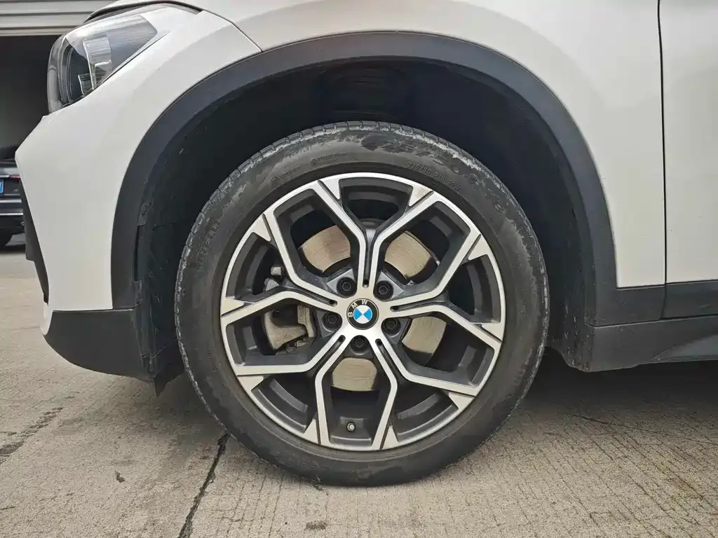BMW X1 — фото 10