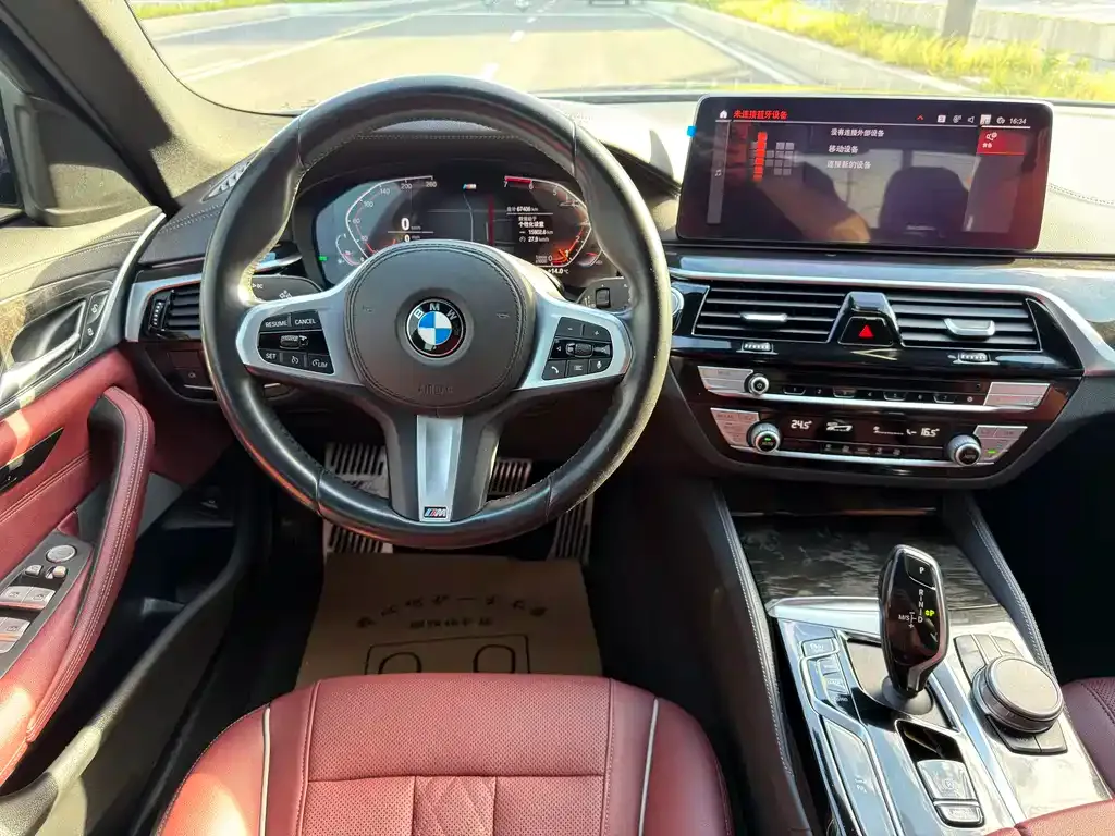 BMW 5 Series — фото 10
