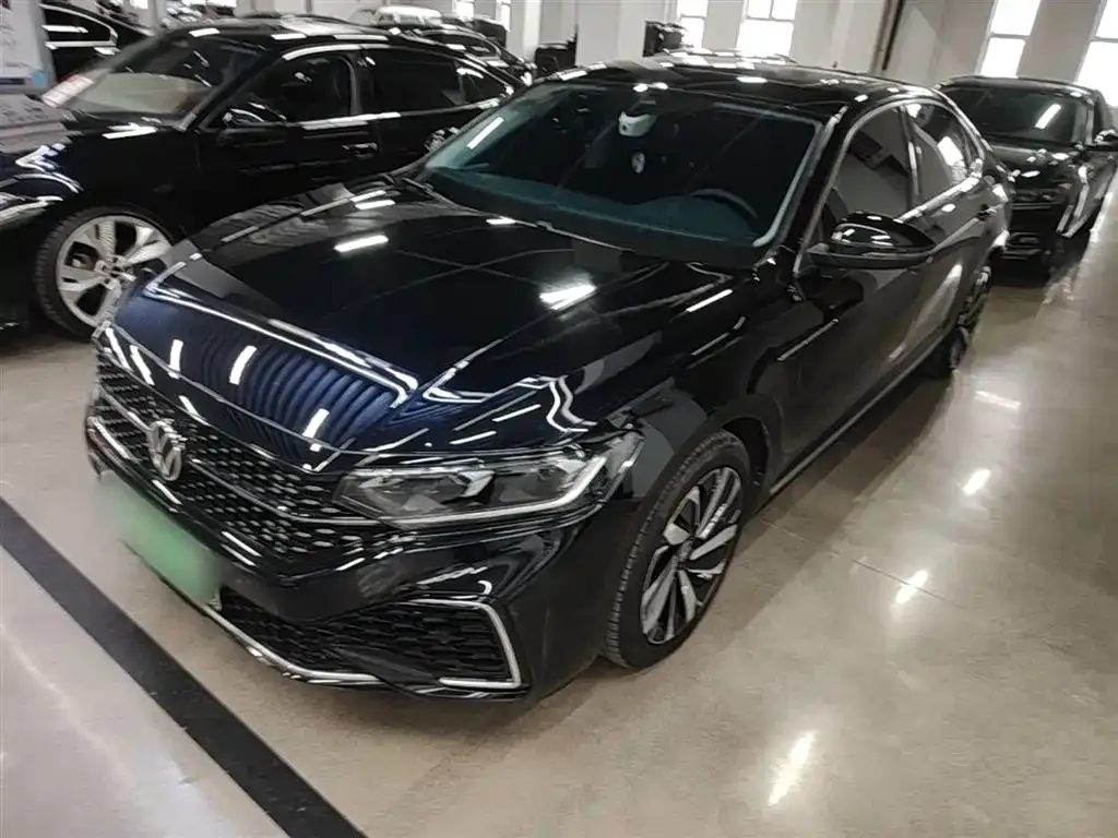 Volkswagen Passat — фото 1