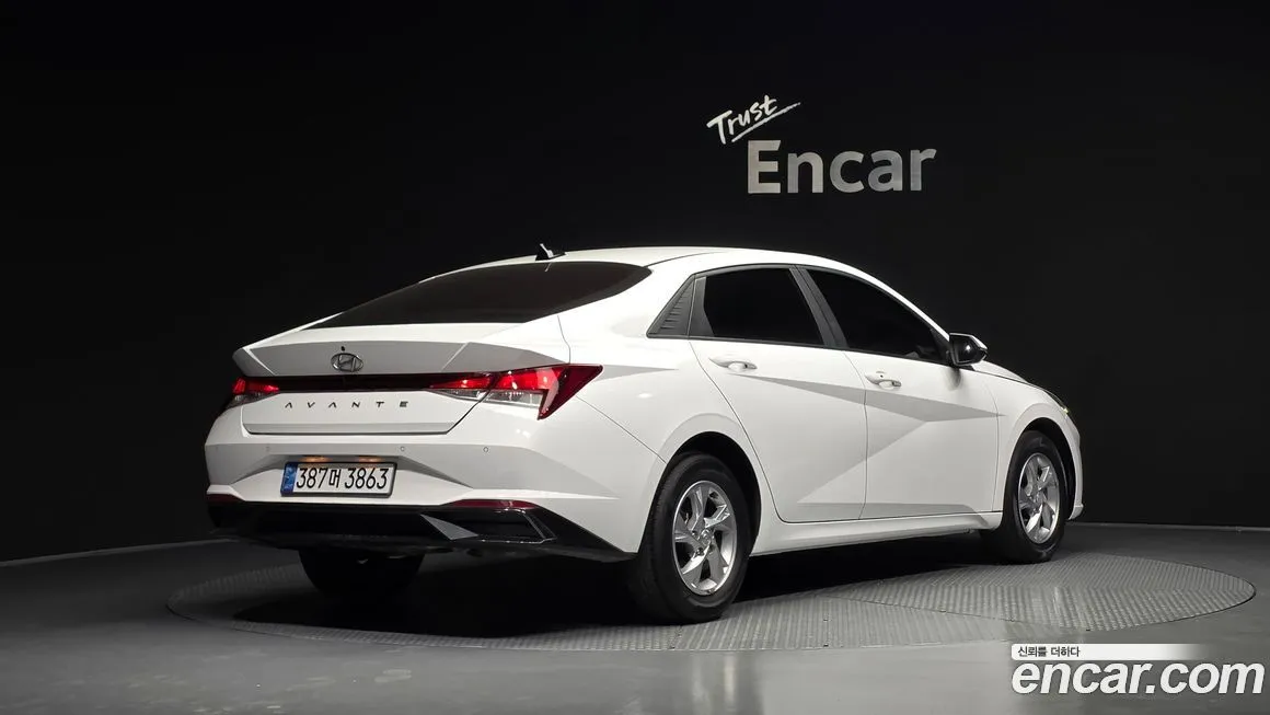 Hyundai AVANTE — фото 2