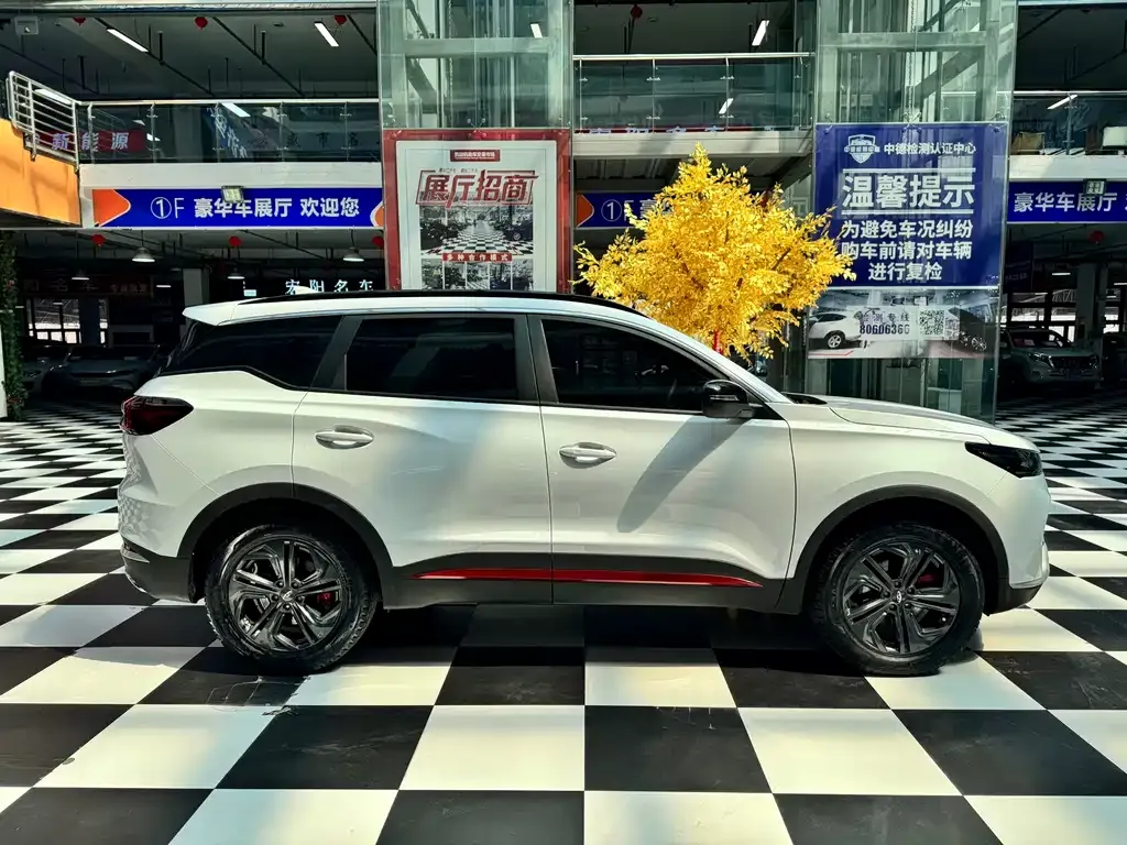 Chery Tiggo 7 — фото 7