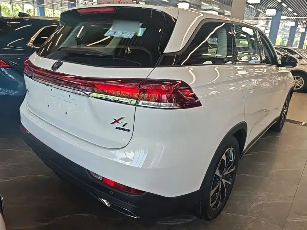 Changan X7 PLUS — фото 4