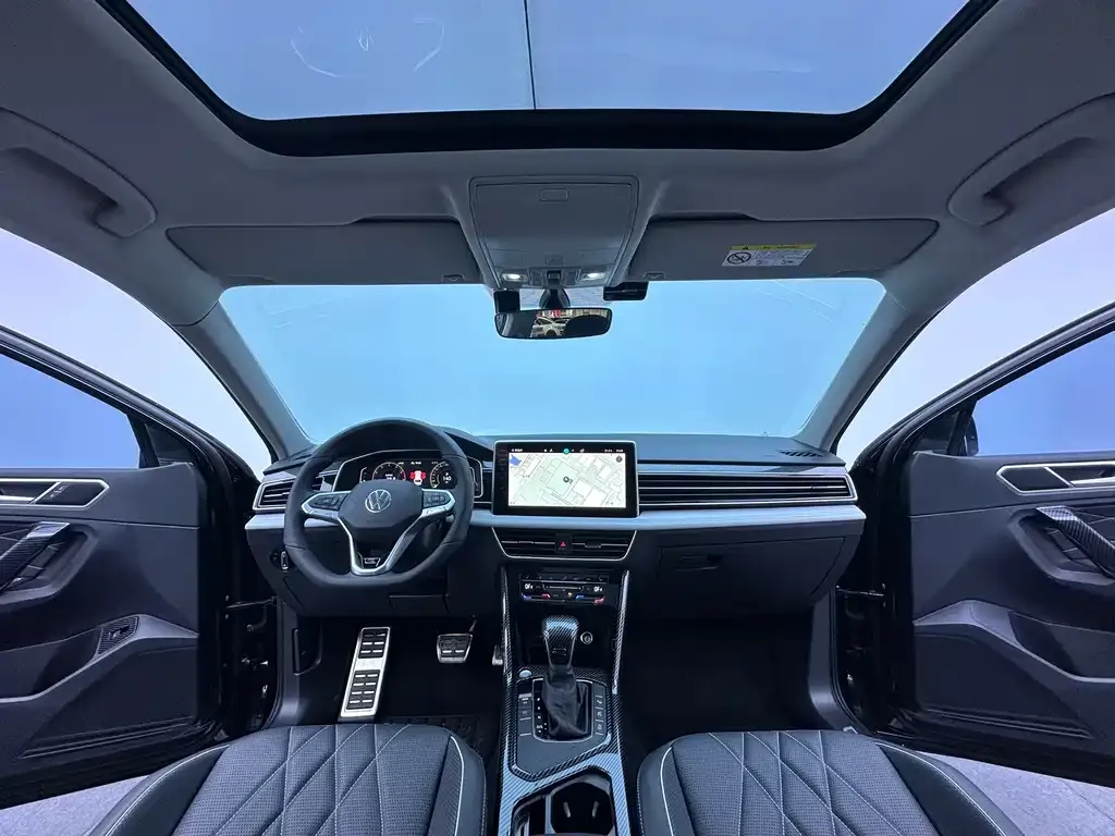 Volkswagen Tiguan L — фото 2