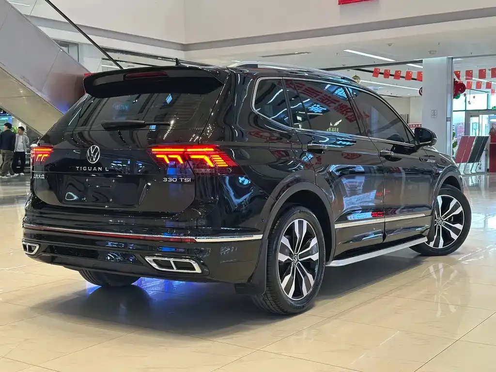 Volkswagen Tiguan L — фото 4