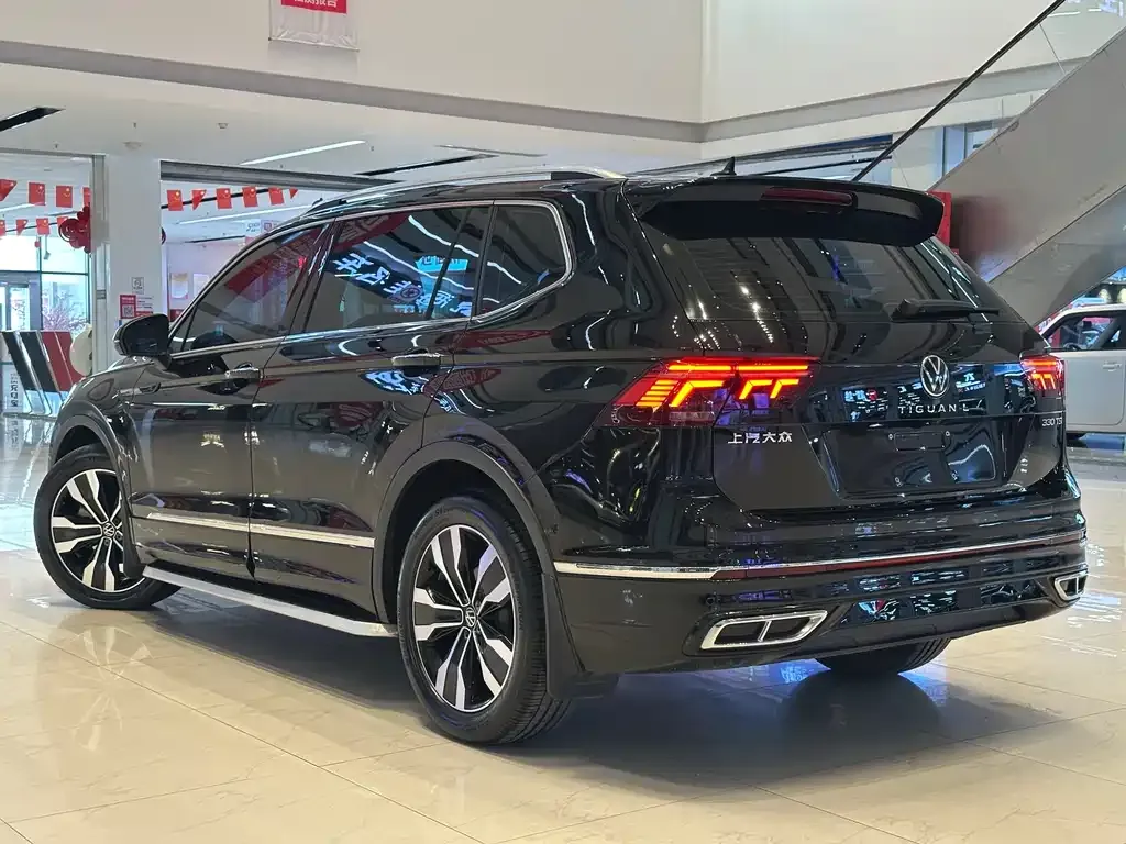 Volkswagen Tiguan L — фото 6