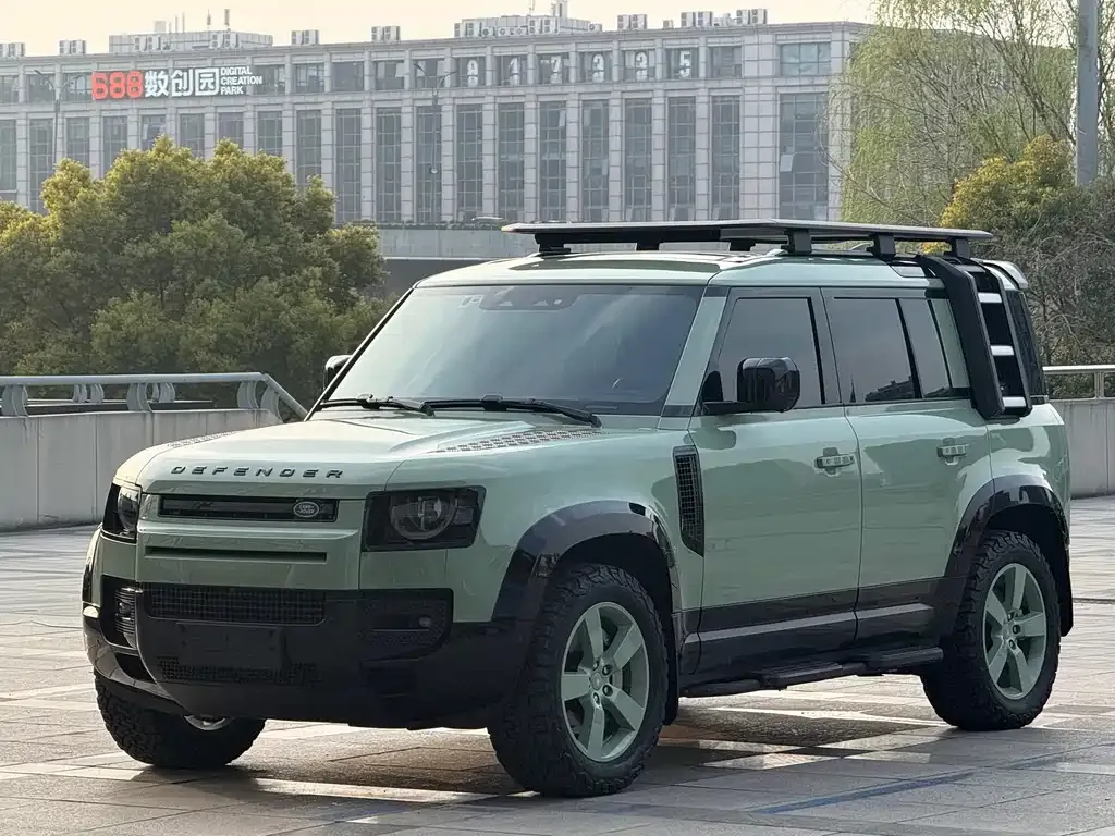 Land Rover Defender — фото 1