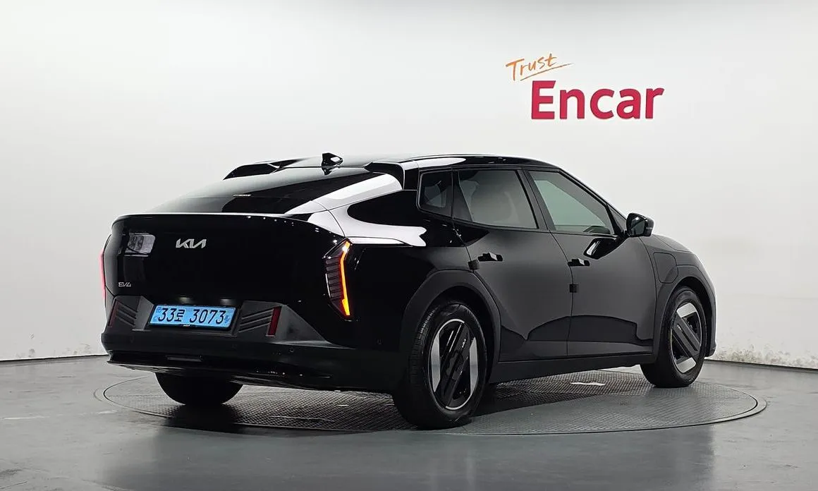 Kia EV4 — фото 6