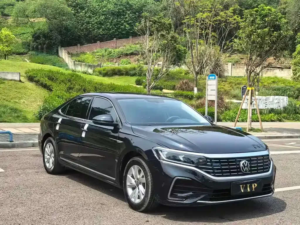 Volkswagen Passat New Energy — фото 10