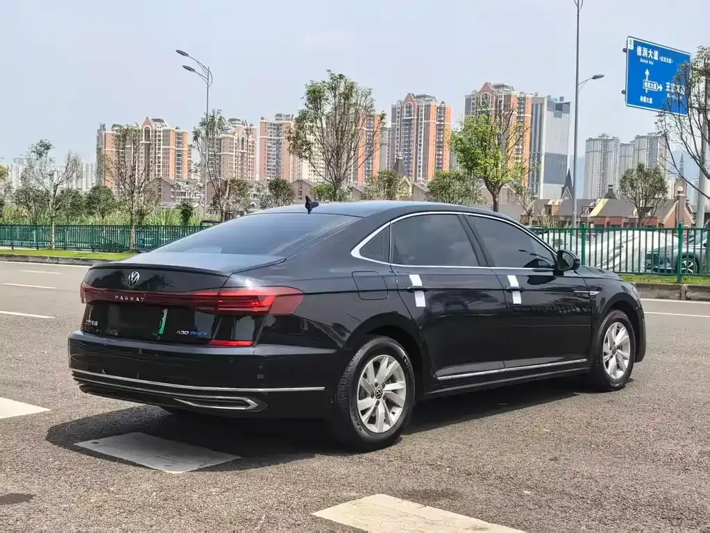 Volkswagen Passat New Energy — фото 7