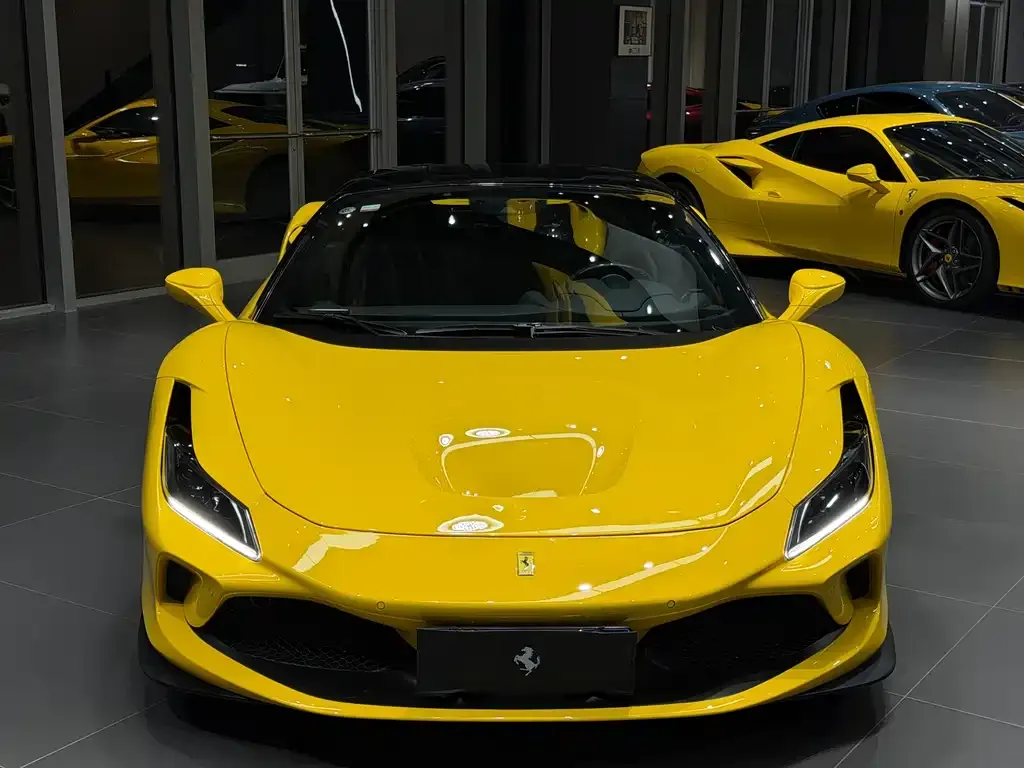 Ferrari F8 — фото 10