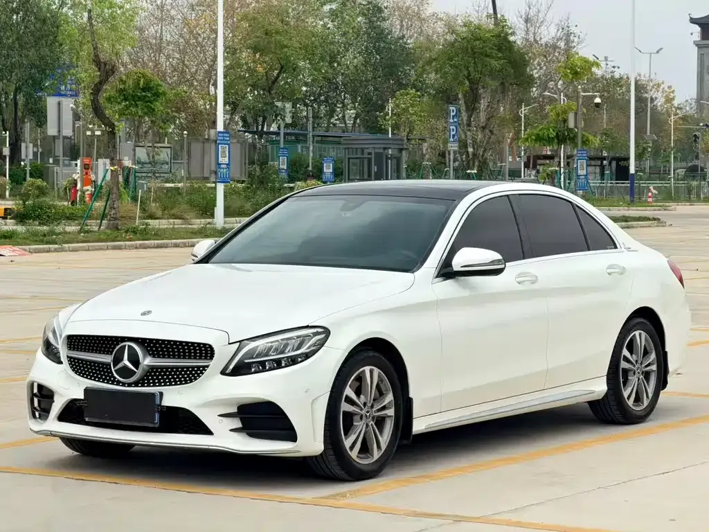 Mercedes-Benz C-Class — фото 1