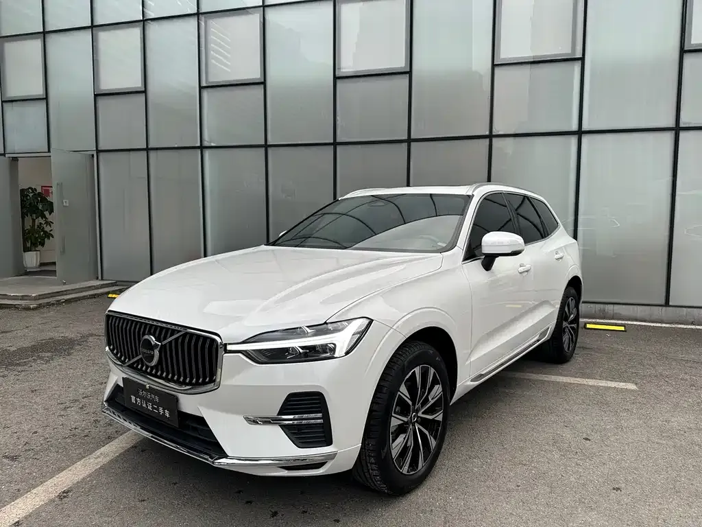 Volvo XC60 — фото 1