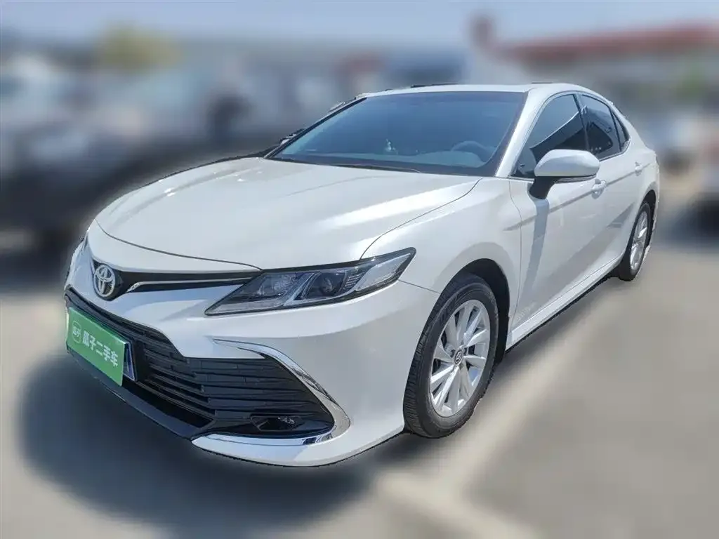 Toyota Camry — фото 3