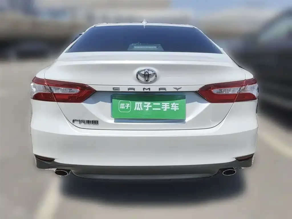 Toyota Camry — фото 4