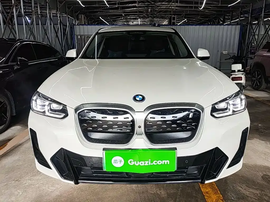 BMW iX3 — фото 2