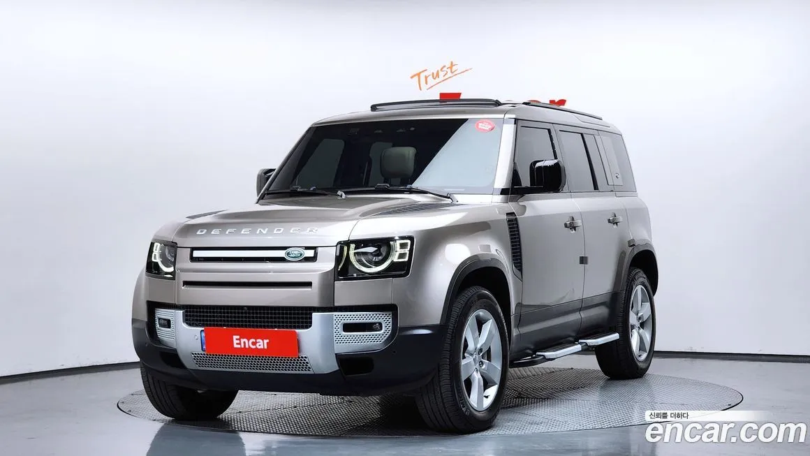 Land Rover Defender — фото 1