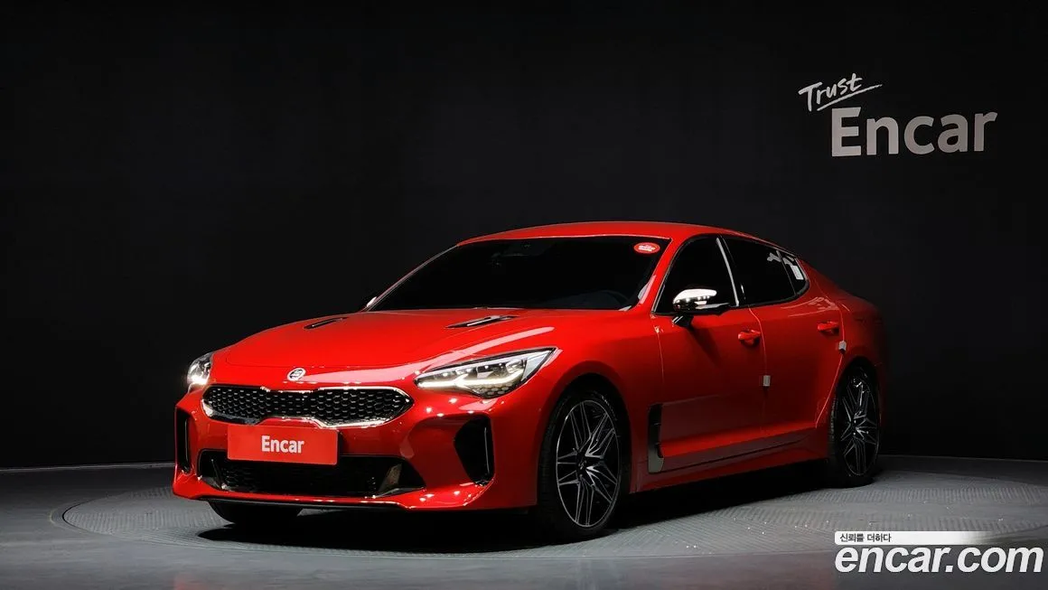 Kia Stinger — фото 1
