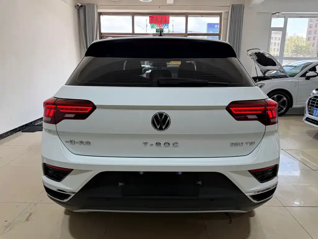 Volkswagen T-Roc — фото 2