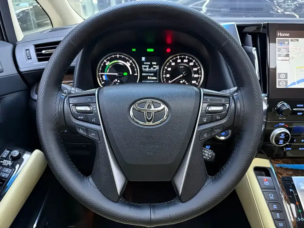 Toyota Alphard — фото 6