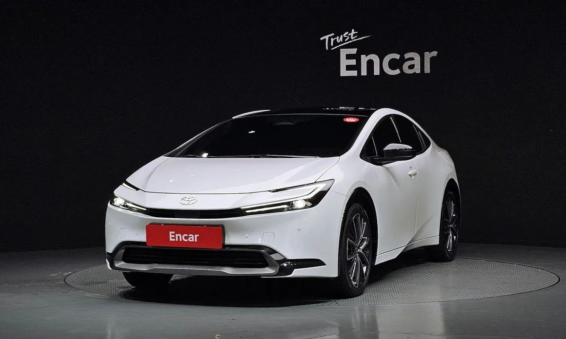 Toyota Prius — фото 1