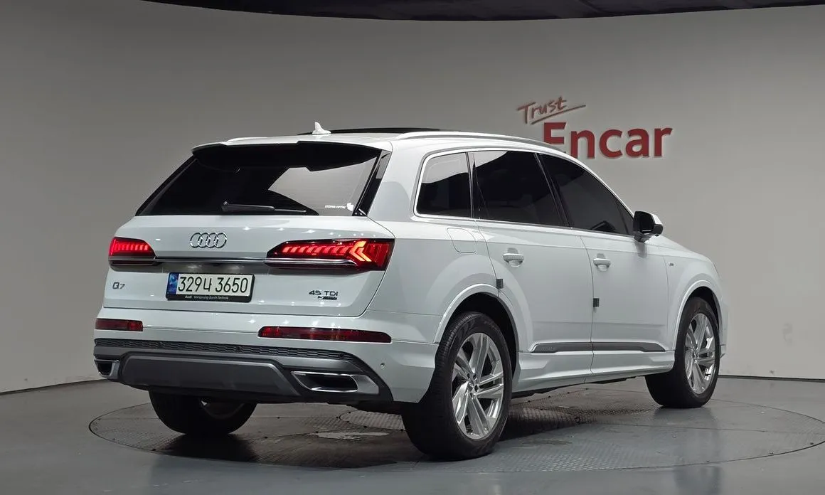 Audi Q7 — фото 2