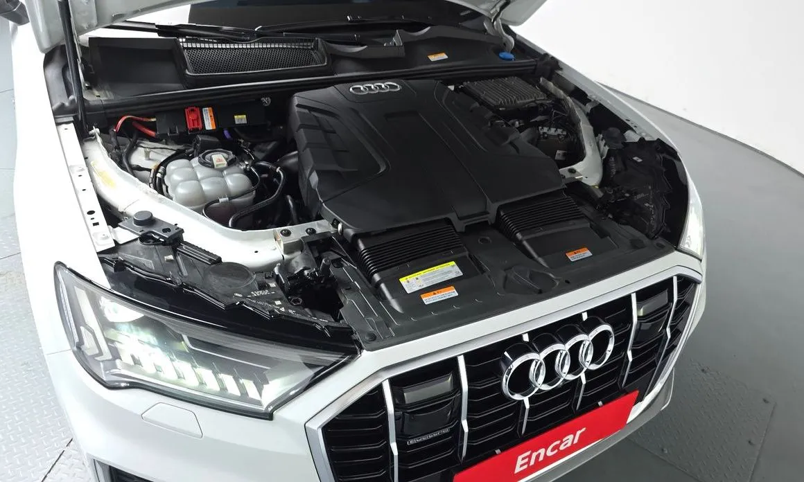 Audi Q7 — фото 10