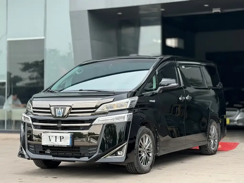 Toyota Vellfire — фото 1