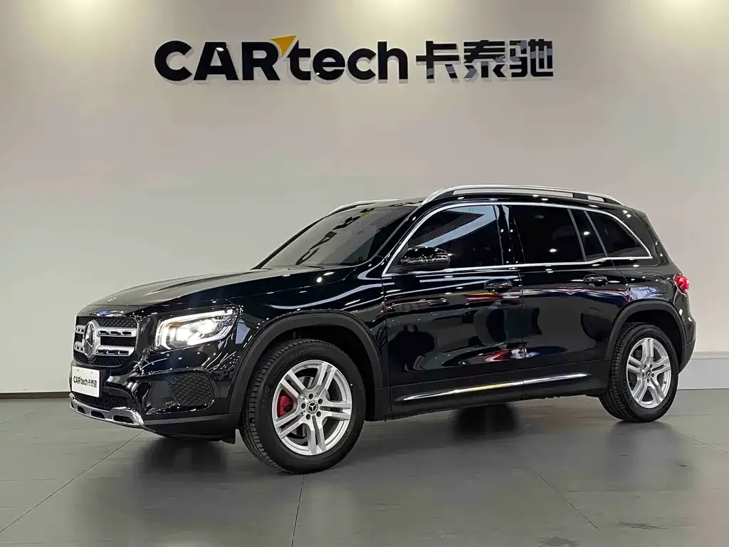 Mercedes-Benz GLB — фото 1