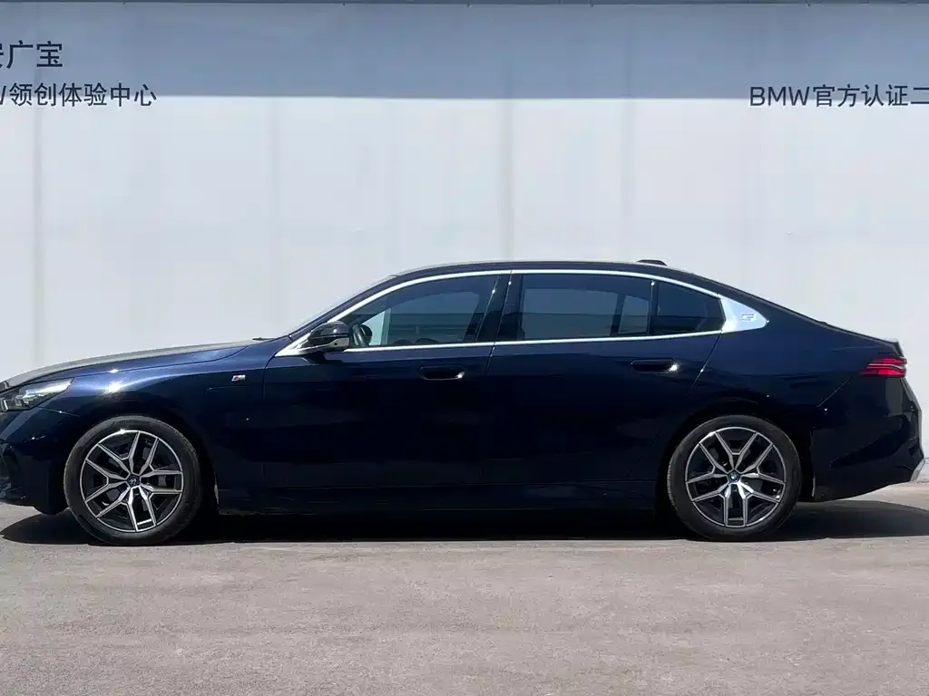 BMW i5 — фото 2