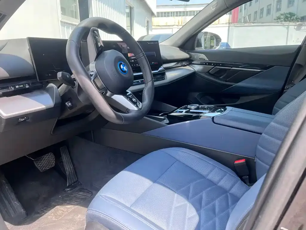 BMW i5 — фото 6
