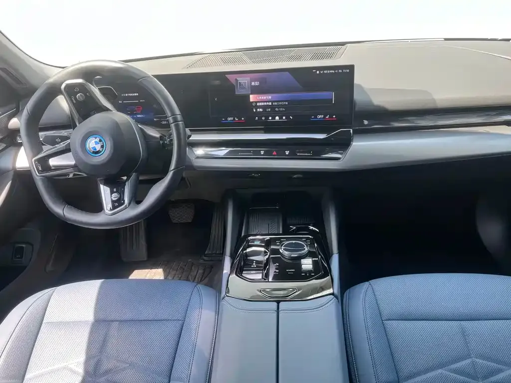 BMW i5 — фото 10