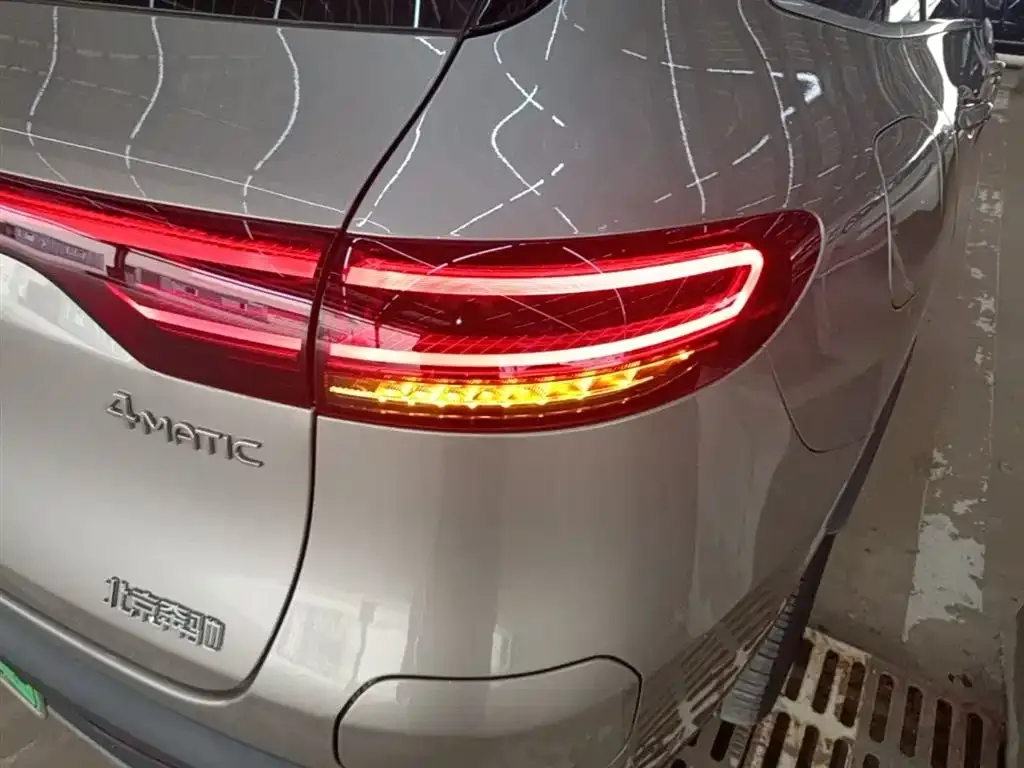 Mercedes-Benz EQC — фото 4