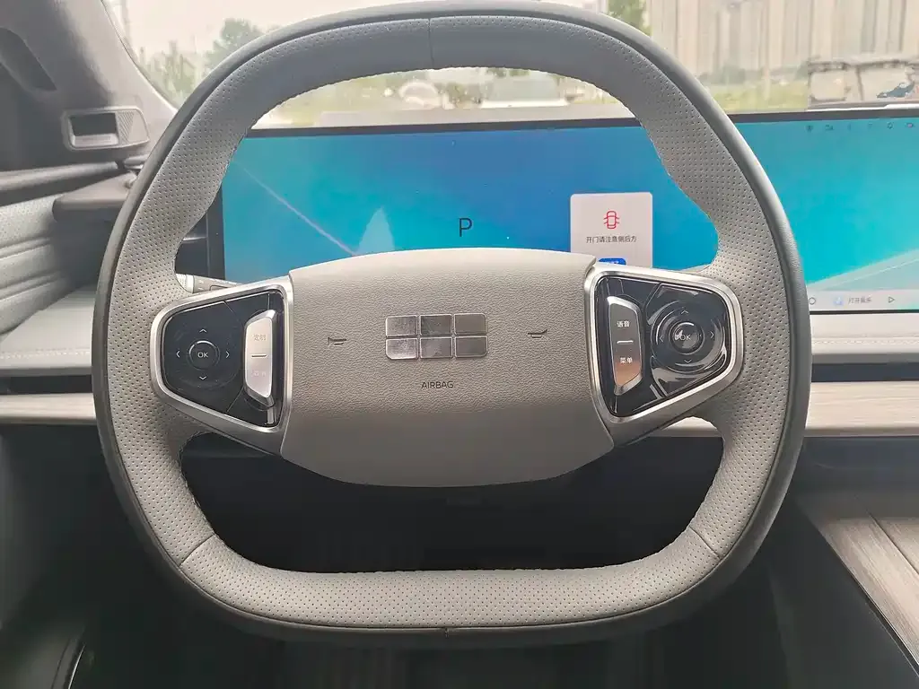 Geely Galaxy E8 — фото 3