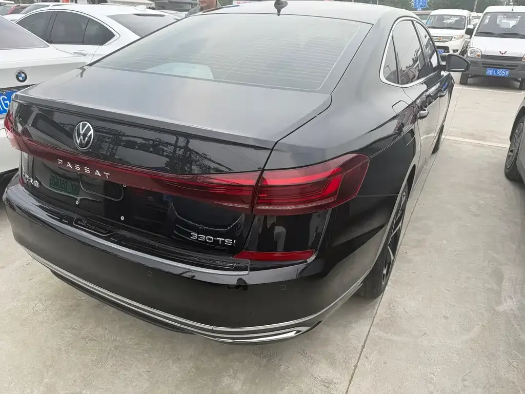 Volkswagen Passat — фото 10