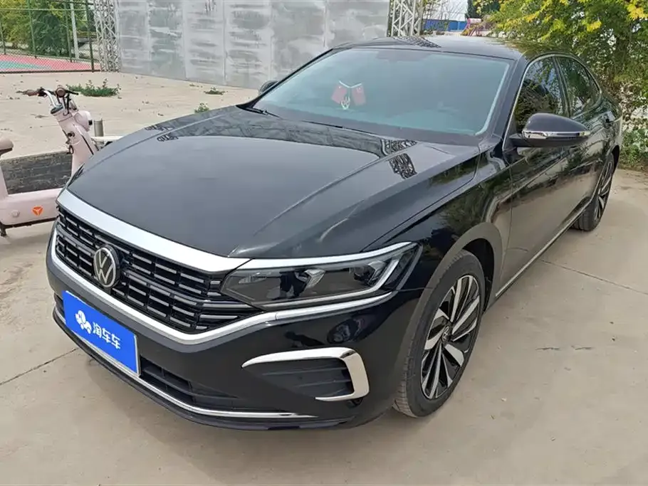 Volkswagen Passat — фото 1