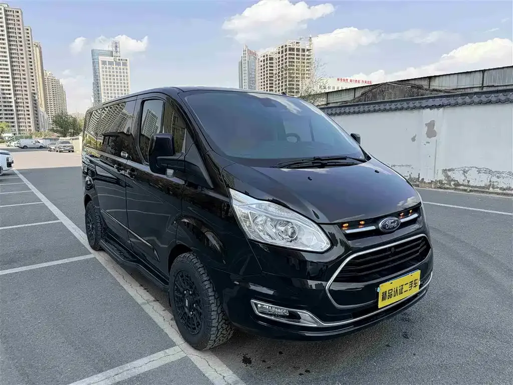 Ford Tourneo — фото 9
