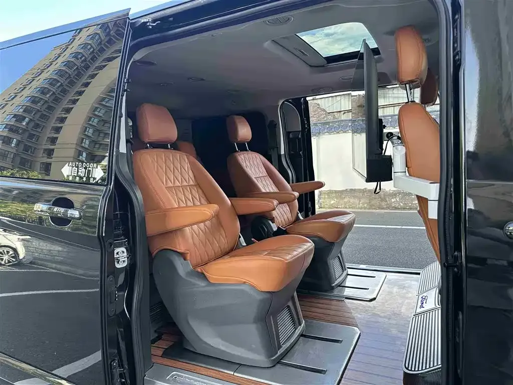 Ford Tourneo — фото 4