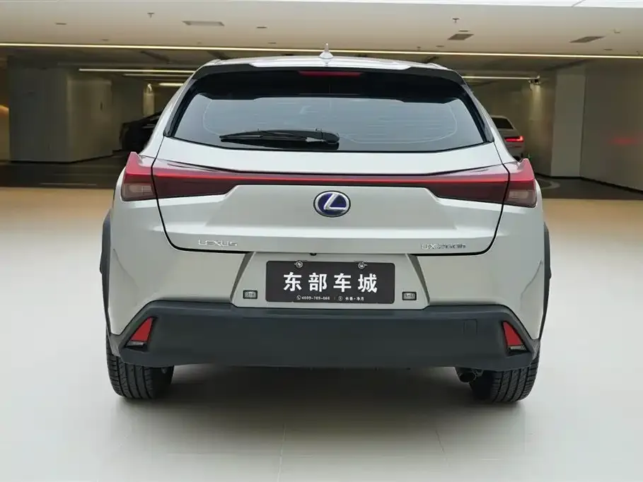 Lexus UX — фото 3