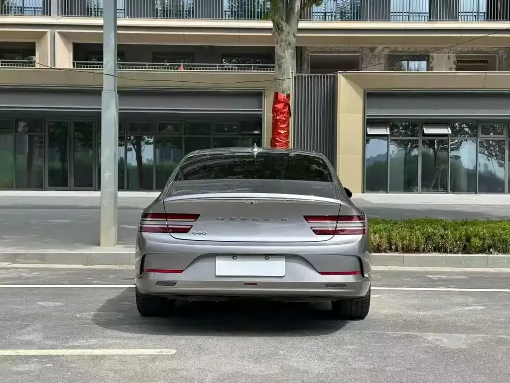 Genesis Electric G80 — фото 2