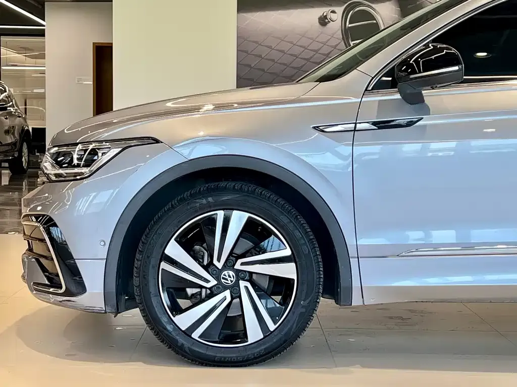 Volkswagen Tiguan X — фото 2