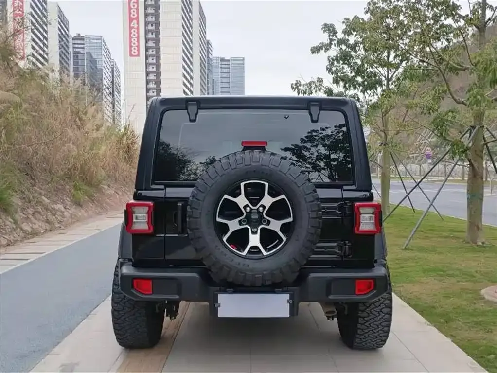 Jeep Wrangler — фото 6