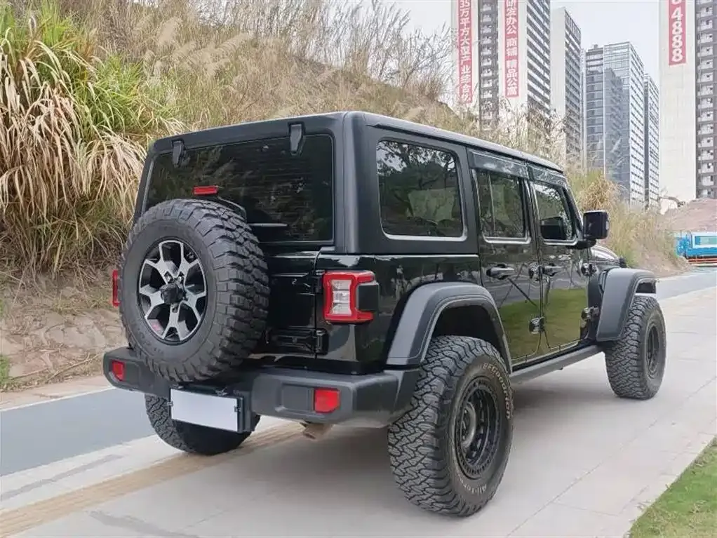 Jeep Wrangler — фото 9