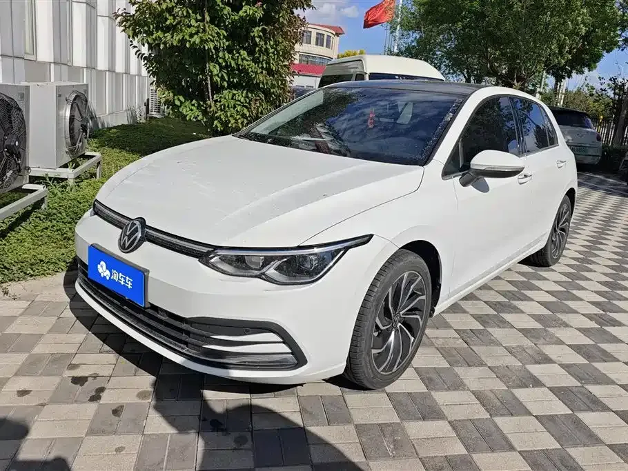 Volkswagen Golf — фото 1