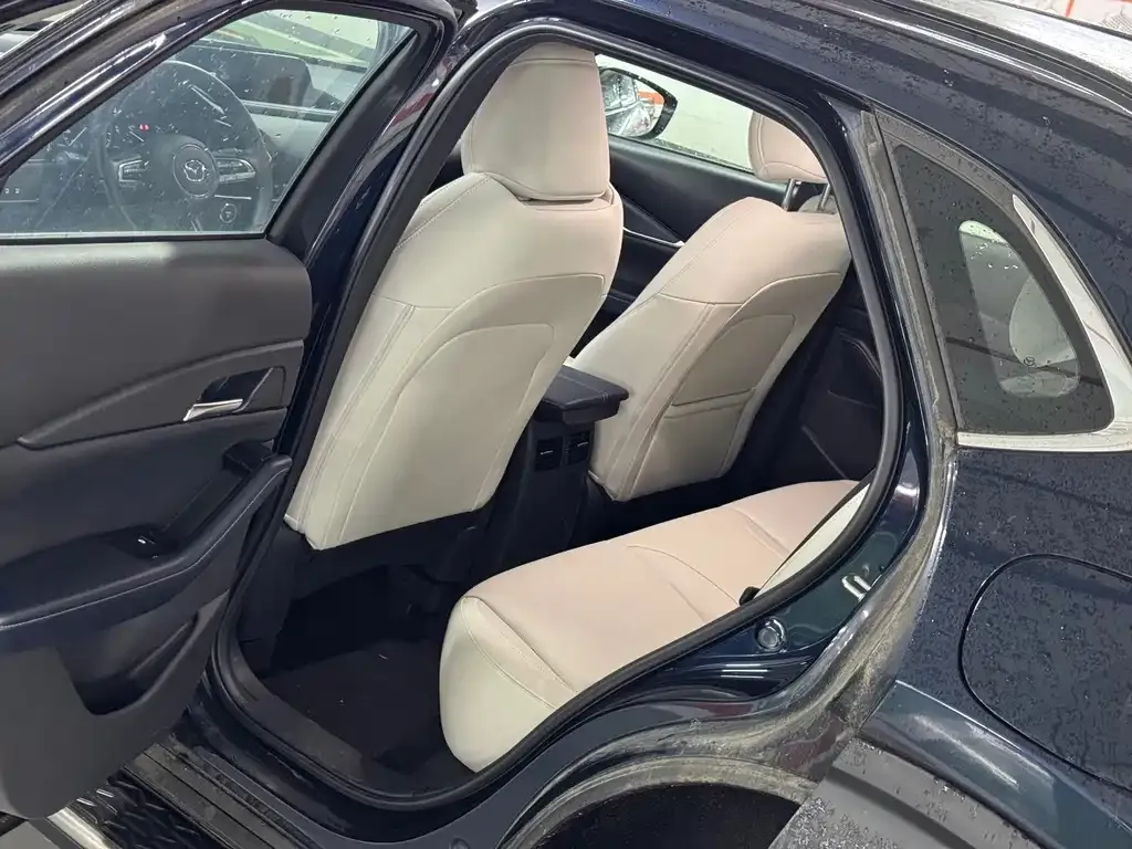 Mazda CX-30 EV — фото 2