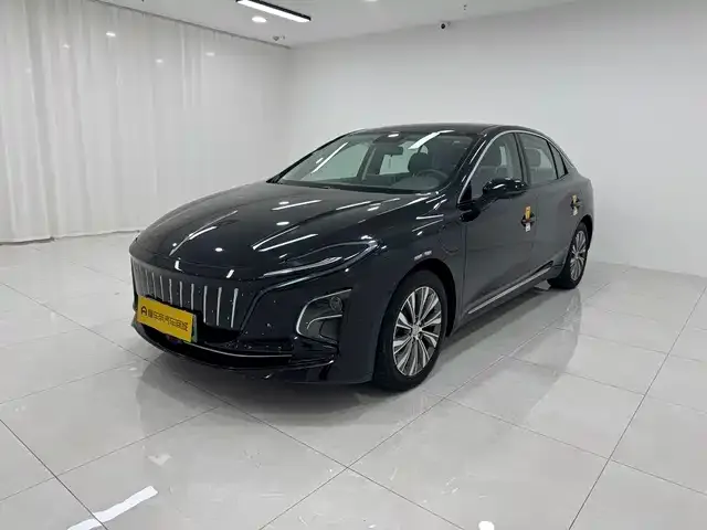 Hongqi E-QM5 — фото 1